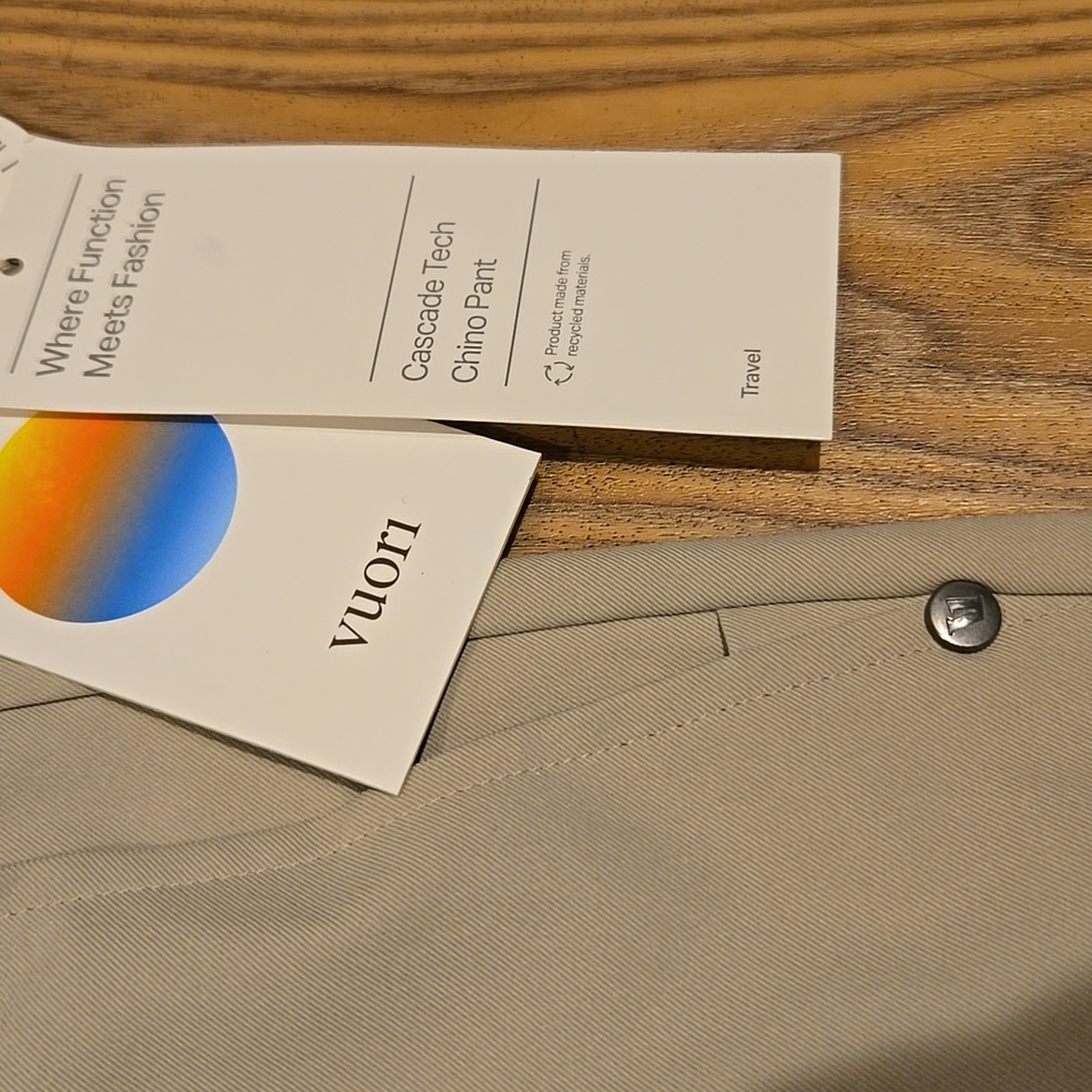 NWT Men's Vuori Cascade Tech Chino Pant. In Color Winter Pear. Size W 30" L 30" - Picture 4 of 13